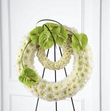 S10-4458 The FTD® Wreath of Remembrance