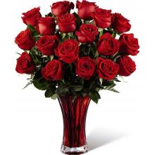 17-V3R Bouquet of red roses in a red vase 