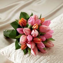 W23-4675 The FTD® Embraceable Bouquet