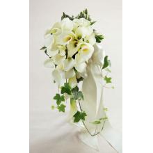 W5-4621 The FTD® White Chapel Bouquet