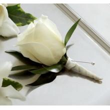 W7-4629 The FTD® White Rose Boutonniere